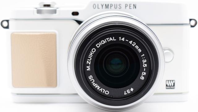 オリンパス OLYMPUS E-PL9 レンズセットホワイト 美品 SDカード付 オリンパス（OLYMPUS） OLYMPUS E-PL9 レンズセット ホワイト 美品 Wi