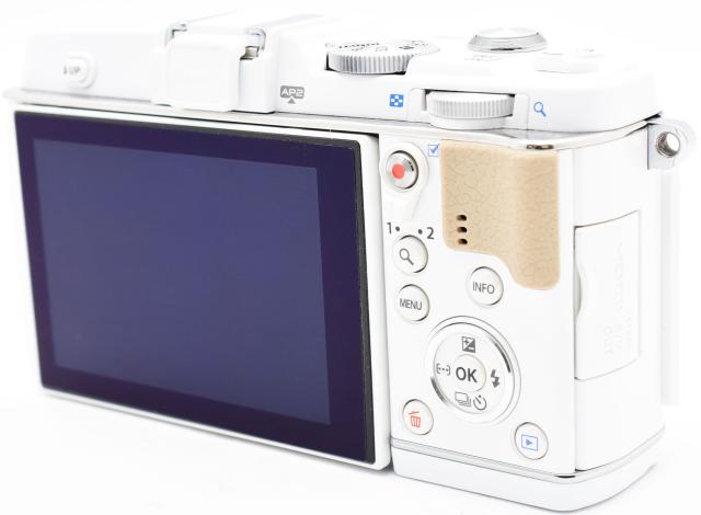 オリンパス ミラーレス OLYMPUS PEN E-P5 レンズキット ホワイト オリンパス ミラーレス OLYMPUS PEN E-P5 レンズキット ホワイト