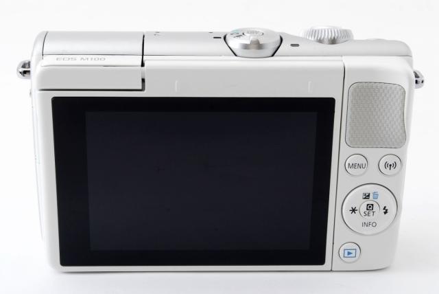 スマホ転送機能付♪キヤノン EOS M100ホワイト EOS キヤノン ミラーレス一眼 CANON M100 レンズキット ホワイト 中古