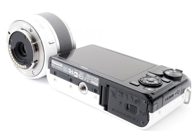 ジャンク品]Nikon 1 J1 ミラーレスカメラセット ジャンク品 テレビ