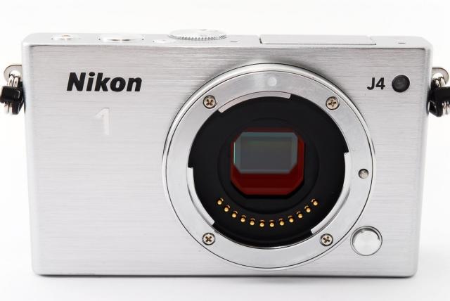 ミラーレス ニコン Nikon 1 J4 レンズキット シルバー 中古 Wi-Fi搭載 メモリーカード付き スマホに送れる 届いてすぐに使える 付属品充実 動画撮影 長期保証_1