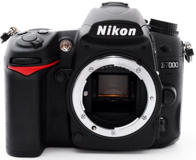 ニコン デジタル一眼 Nikon D7000 ダブルズーム 中古 新品SDカード付き