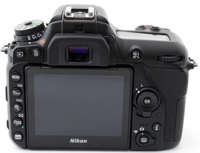 ニコン デジタル一眼 Nikon D7500 ボディ 中古 美品 新品SDカード付き 