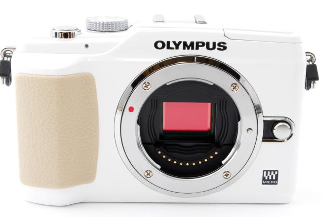 極美品✨オリンパス PEN E-PL2 ホワイト おしゃれ女子に人気 初心者に 極美品✨オリンパス PEN E-PL2 ホワイト レンズ付 おしゃれ女子に人気