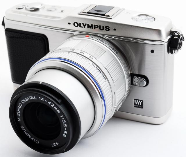 OLYMPUS E-420 ブラック ボディ レンズセット 充電器付