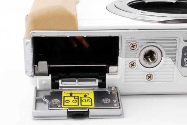 オリンパス OLYMPUS E-PL1 シャンパンゴールドボディ パナソニック 25ｍｍ 1.7 黒 単焦点 レンズセット ミラーレス一眼 中古 カメラ オリンパス OLYMPUS E-PL1 シャンパンゴールドボディ パナソニック 14