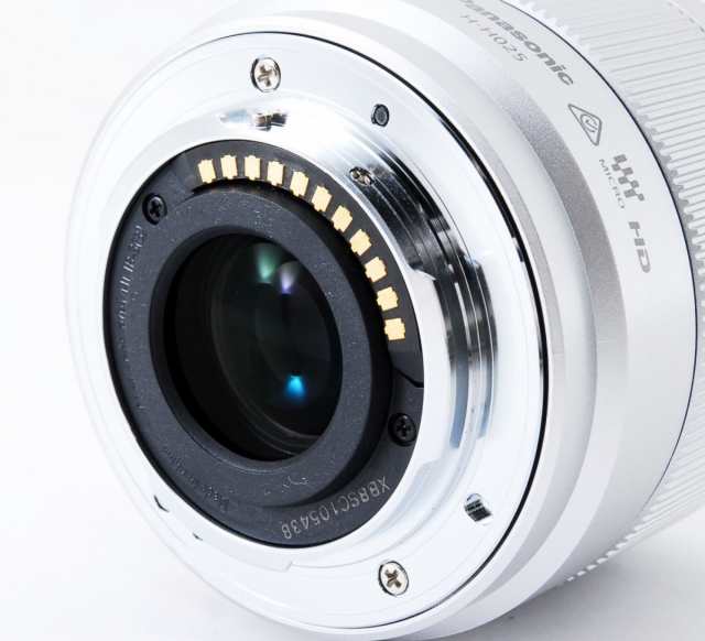 パナソニック 単焦点レンズ Panasonic LUMIX G 25mm/F1.7 ASPH. シルバー H-H025-S 中古 保証 美品 レンズフード付き