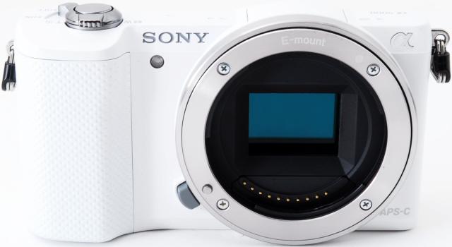 SONY a5000 パワーズームレンズキット ホワイト　本体充電器付 SONY a5000 パワーズームレンズキット ホワイト 本体充電器付 Amazon