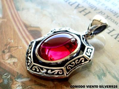 美しき盾紋章【S&A】シールドフレアペンダント【レッドジルコニア】S&A シルバー ペンダント ネックレス ブランド ゴシックデザ・・・　送料無料の通販は 7,823円