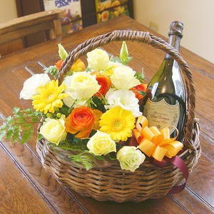 花ギフト 送料無料 花とシャンパン シャンパン アレンジメント ドンペリ 白 のバスケット 誕生日 結婚記念 クリスマス キの通販はau Pay マーケット 花ギフト山形産果物野菜花樹有