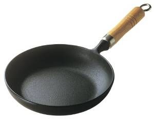岩鋳 南部鉄 木柄 オムレツパン 21cm 24005 201000 1個