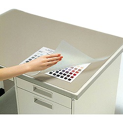 コクヨ デスクマット軟質再生オレフィン系樹脂 つや消しW下敷付1387x687 (マ-647M)の通販は 9,802円