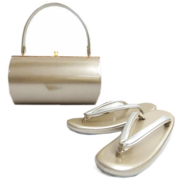 草履バッグセット エナメル 横丸型 薄金色（銀） Ｍ Ｌ 日本製 留袖 結婚式 着物 振袖 成人式 卒業式 袴 訪問着 無地