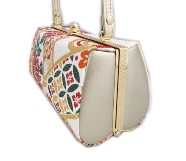 【訳有り 少難あり】 草履バッグセット 帯地 金糸入り白色地古典柄熨斗目 フリー 24.5ｃｍ 日本製 振袖 成人式 卒業式 袴 訪問着 着物 振袖用