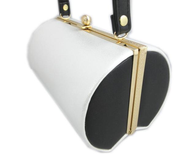 草履バッグセット ラメ入り 横丸型 銀色（黒） フリー 24.5ｃｍ 日本製 振袖 成人式 卒業式 袴 訪問着 着物 厚底ぞうり