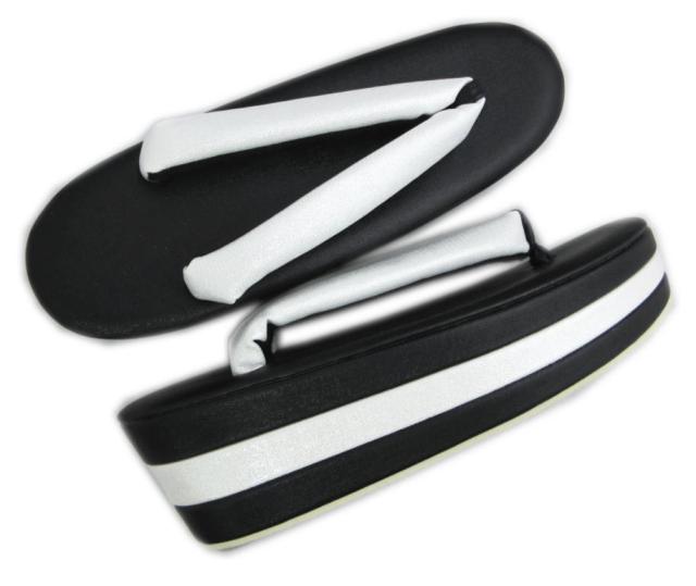 草履バッグセット ラメ入り 横丸型 銀色（黒） フリー 24.5ｃｍ 日本製 振袖 成人式 卒業式 袴 訪問着 着物 厚底ぞうり