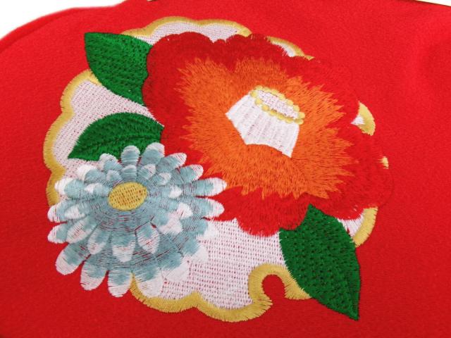 草履バッグセット 赤色地椿刺繍 フリー 23.5cm 振袖 成人式 卒業式 袴 訪問着 着物 がま口 ぞうり 振袖用 はかま ゾウリ 女性用