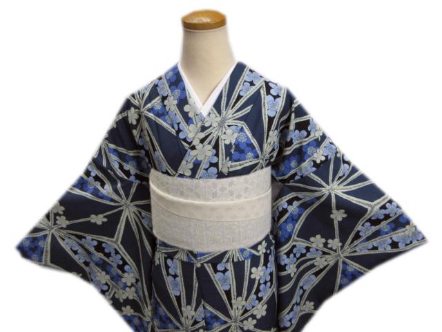 扇子 20.5cm 白檀 京清堂 透かし彫り 繊細 細工 工芸 着物 和装 扇子