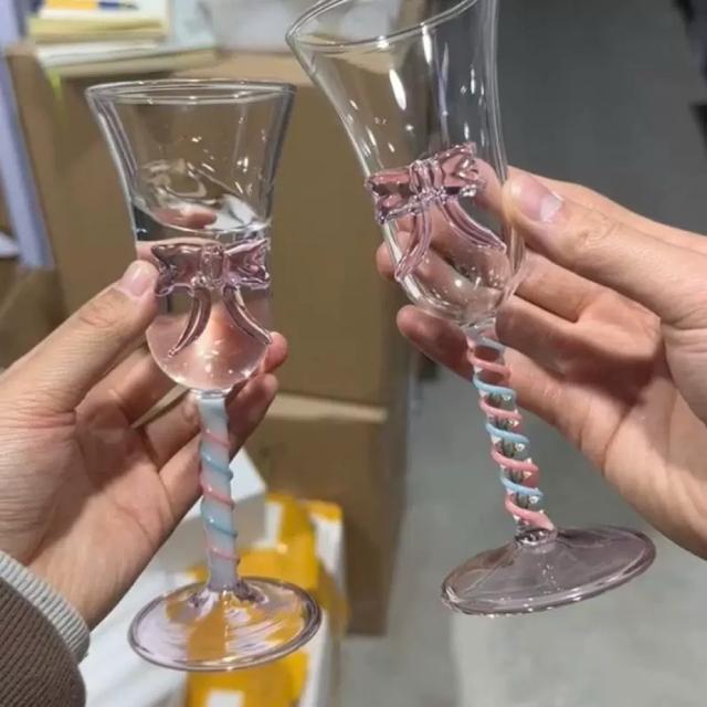 リボンツイスト シャンパングラス ペアセット 可愛らしいパステルデザイン