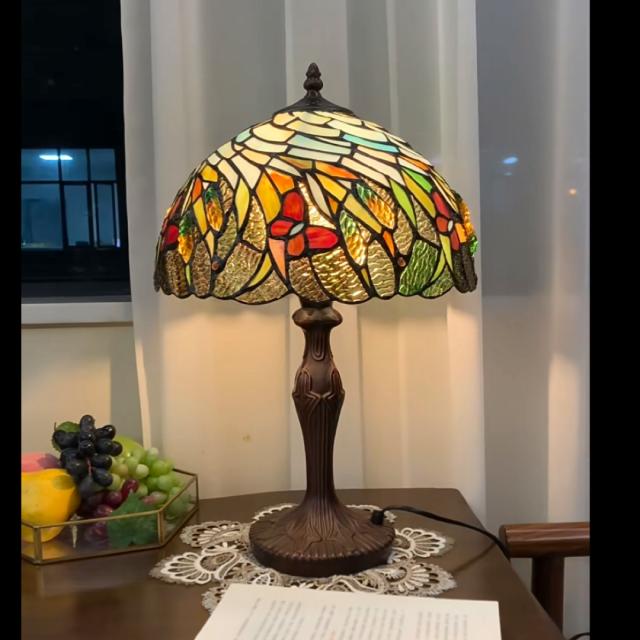 【新品】ステンドグラスランプ 卓上スタンド ．豪華テーブルランプ 卓上照明 高級ステンドグラスランプ ．卓上スタンド 豪華テーブルランプ 卓上