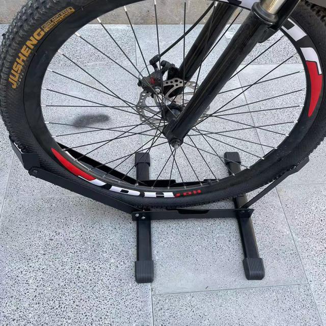 自転車 スタンド サイクルスタンド 4個セット 前後輪両対応 転倒防止 自転車ディスプレイ 工事不要 室内対応 20〜29インチ タイヤ幅3〜7cm 対応 駐輪場 ママチャリ マウンテンバイク ロードバイク キックスタンド無し対応_9