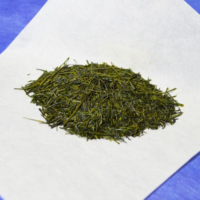 新茶 2024 八女茶 煎茶 送料無料 高級茶 100g 3袋セット メール便 産地直送 滴の抄 お得 緑茶 お茶 茶葉 日本茶 深蒸し茶 国産 冷茶 ご当地 お取り寄せ ポスト投函 お土産 通販 九州産 ネコポス  鵜ノ池製茶の通販は