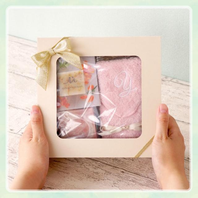 母の日 名入れ ギフト 入浴剤 手作り 石鹸 無添加 名前入り 名入れ 石鹸 ハンカチ セット 誕生日プレゼント 女性 30代 40代 ハの通販はau Pay マーケット 名入れ 名前入りギフトきざむ
