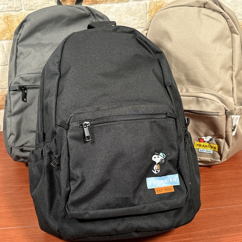 送料無料 ピーナッツ/スヌーピー スマートデイパック RE-PET SPZ-3747-9 /ブラック／スヌーピー グレー／ジョー・クール ベージュ／スヌーピー