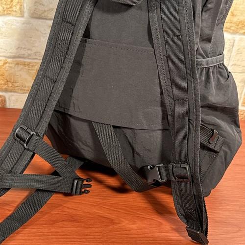 送料無料 ピーナッツ/スヌーピー 超軽量たためるリュック SPZ-4012-3 / ブラック グレー journeyシリーズ ジャーニー パッカブル ポケッタブル