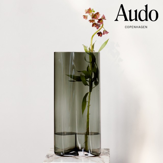 ［ Audo Copenhagen エールベース 49 ］フラワーベース 花器 花瓶 北欧 枝物 枝 ドライフラワー スモーク ガラス モダン オブジェ アシン