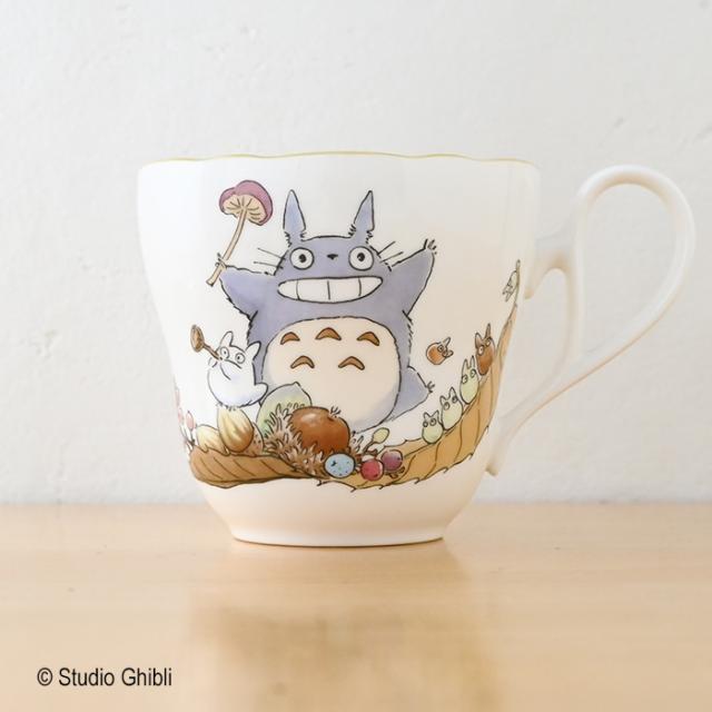 Noritakeとなりのトトロ カップ＆ソーサー＋大皿セット　　箱付き となりのトトロ ノリタケ スペシャルコレクション ミルクティー
