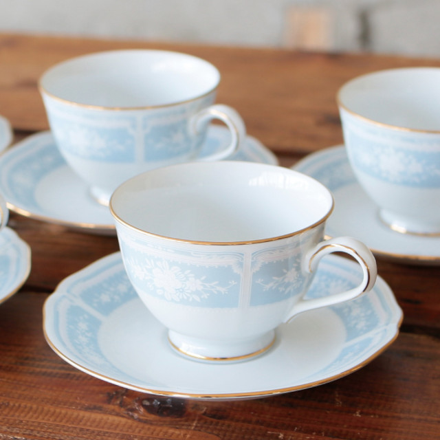 ノリタケカップ＆ソーサーセット5 個とクリーマー付き ノリタケ