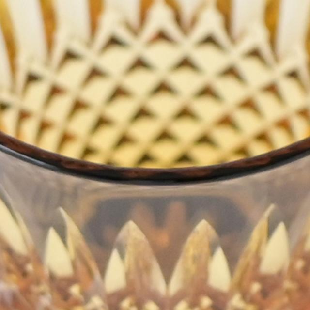 八千代切子 瑞穂 杯 (古代紫) LSA19764SP-C722 切子 切子グラス おちょこ クリスタル おしゃれ 琥珀 紫 硝子 ぐい？み 日本酒 日本製 高級 切子硝子 色被せ お猪口 酒器 ギフト 2026 父の日 グラス 退職祝 プレゼント 男性 冷酒グラス 内祝 長寿 誕生日 贈答品_5