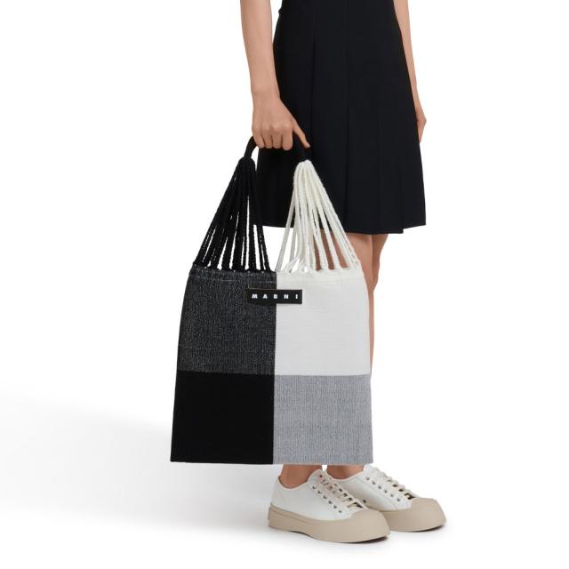 マルニ フラワーカフェ MARNI FLOWER CAFE ミニハンモックバッグ トートバッグ レディース 軽量 小さめ A4 縦型 おしゃれ バッグ カバン 大きめ 軽い 通勤 マルニカフェ マルニマーケット おしゃれ 肩掛け コットン キャンバス カジュアル 大学生 持ち手長め_1
