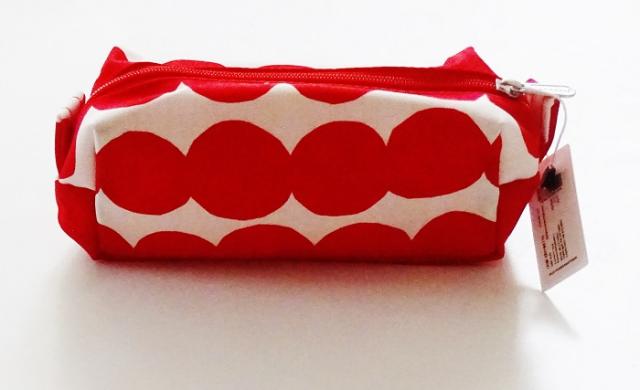 マリメッコmarimekko コスメポーチ 045460 ポーチ  TAIMI RASYMATTO/タイミ ラシィマットの通販は