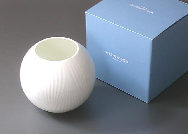 ウェッジウッドWEDGWOOD ホワイトフォリア ベースWHITE FOLIA 13cm 