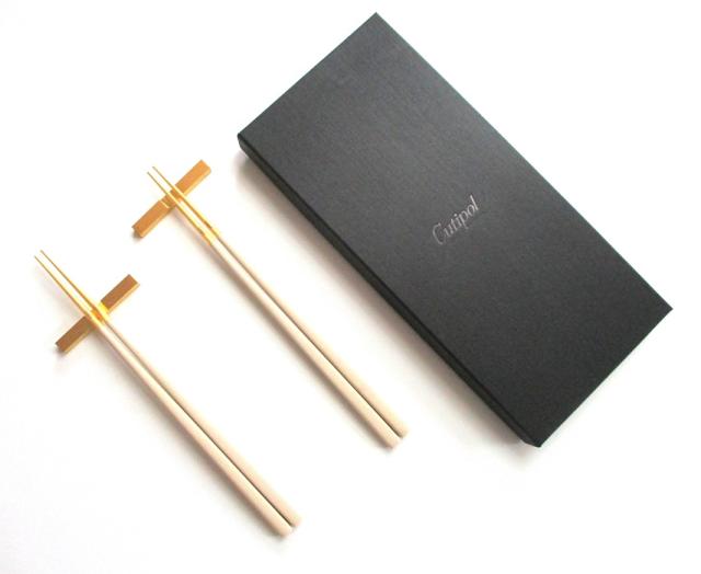 クチポールCutipol KUBE　アイボリー／ゴールド・箸+箸置きセットKU39IVGB 　ペア 【御結婚御祝・内祝・新築御祝・還暦御祝・御礼・寿・ギフト包装可能】_1