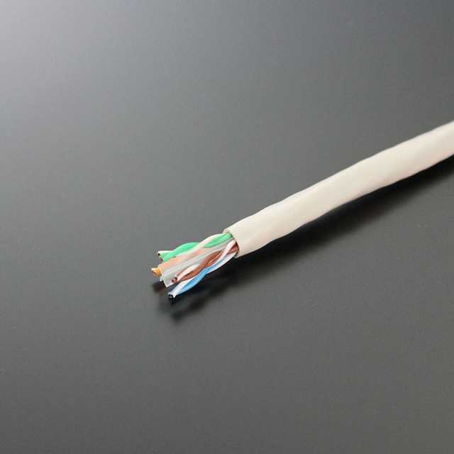 ＬＡＮケーブル　ＣＡＴ６　単線　３０５Ｍ巻　ライトグレー　[CBC6T-3000-LG］