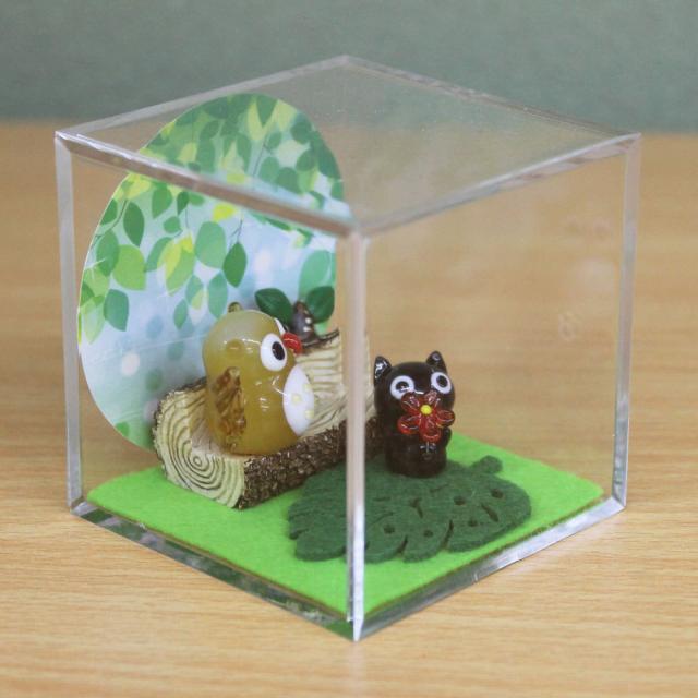 ガラス細工 置物 アクリルケース飾り【12ヵ月シリーズ 4月Bふくろう 