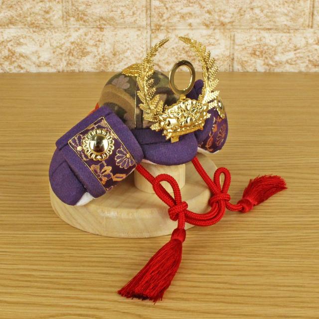 五月人形 兜飾り コンパクト おしゃれ モダン (kiki style 工房 ゆうき 徳川家康 木目込み 兜 もみ金 衝立飾り台 お名前木札付き 100B)端午の節句 初節句 5月人形_2