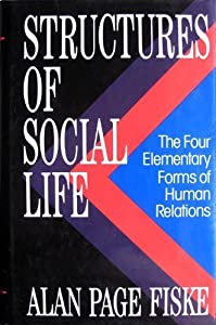 STRUCTURES OF SOCIAL LIFE(中古品)