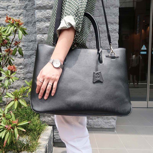 【ポイント10倍】P.I.D ピーアイディー 2WAY トートバッグ ショルダーバッグ B4サイズ ゼブー牛革 型押し クロ PAP103-BK ポイント10倍】P.I.D ピーアイディー 2WAY トートバッグ ショルダー