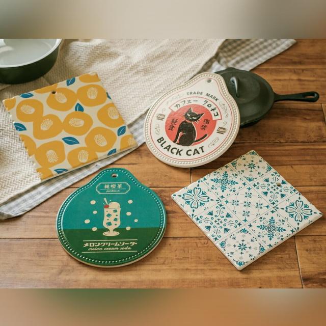 花柄ガラス製マット(鍋敷き） Amazon｜トルネ 『ガラス鍋敷』 丸型 フラワー NBS-88｜鍋敷き