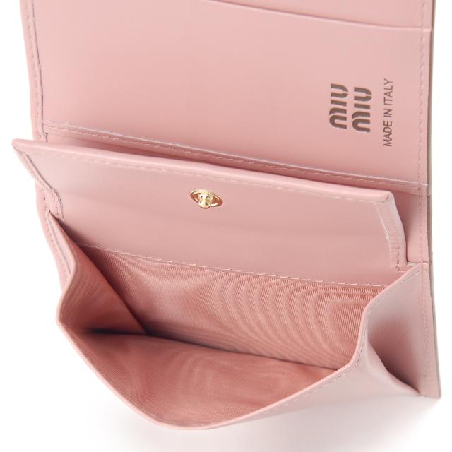 miu miu ピンク 三つ折り財布 Amazon | [ミュウミュウ] 三つ折り財布 マテラッセ ミニ財布