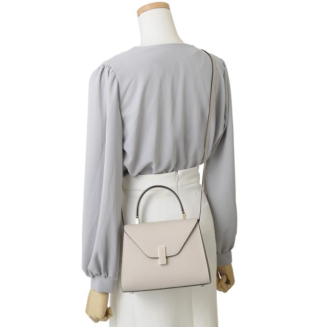 訳あり　保護袋、かぶせ裏右側に汚れ、左側面に革の質感が異なる部分あり　Valextra ヴァレクストラ ハンドバッグ PERGAMENA(WHITE) レディース 0036028LOC99WW MINI ISIDE 訳あり 保護袋、かぶせ裏右側に汚れ、左側面に革の質感が異なる部分