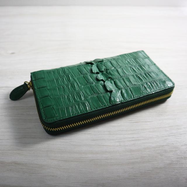 【専用】クロコダイル 財布 本物 背部革 グリーン 緑 ラウンド センター取り クロコダイル 財布 本物 背部革 グリーン 緑 ラウンド 一枚革 センター