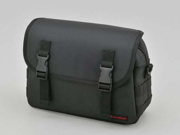 HenlyBegins DHS-23 サドルバッグ ブラック(30818)《容量：6L》マフラー側に便利な小振りタイプ。 DAYTONA/デイトナの通販は 6,751円