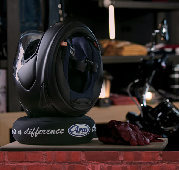 Arai ヘルメットワークリング ヘルメットのメンテナンスの際に役に立つ 