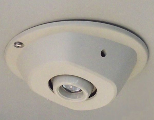 小糸製作所/KOITO バス用LEDステップランプ 日野ポンチョ用 24V 12W LEDSTEP-24P 入数：1個