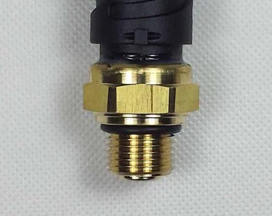 AL オイル プレッシャー センサー 20796744 適用: ボルボ D12/D13 トラック 20499340 20905373 21746206 AL-FF-2654の通販は